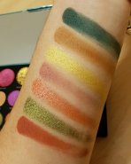 Makeup Revolution x Carmi MUA - Make Magic Palette Swatches